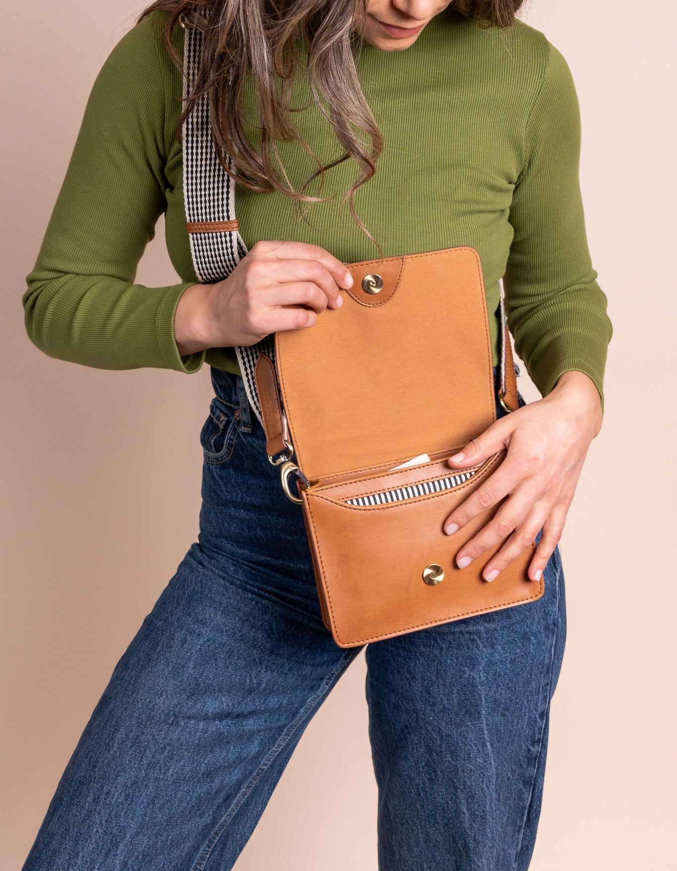 Crossbody Vegan Leather Cognac