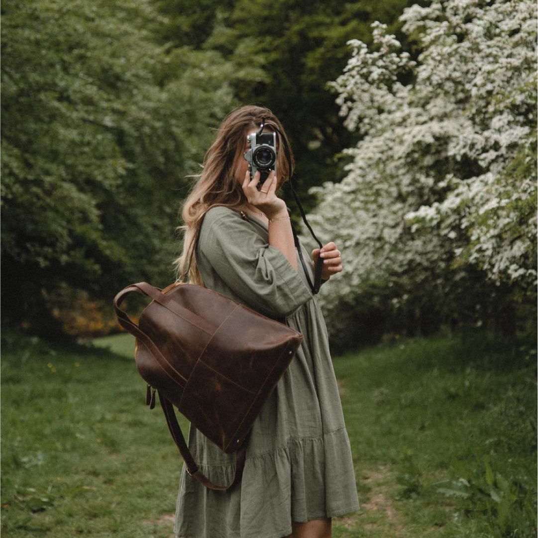 Leather Halfmoon Backpack - Vintage Brown