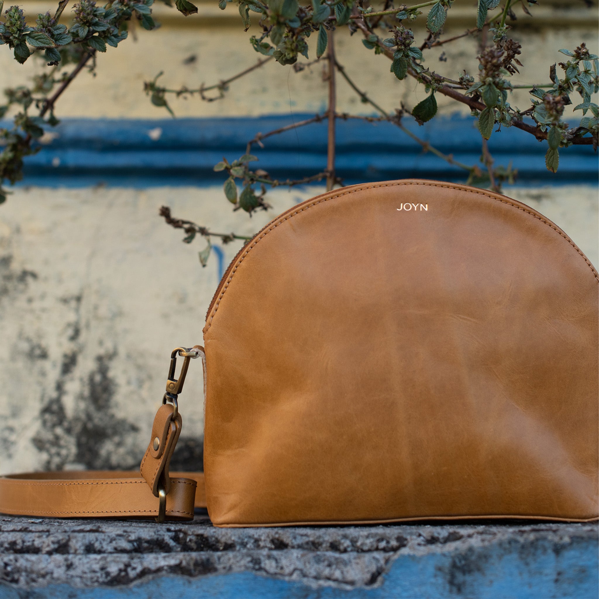 Halfmoon Crossbody Handbag - Camel Leather