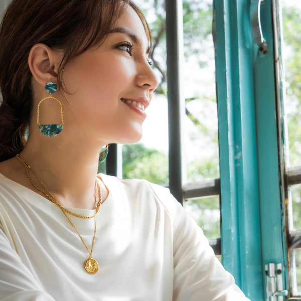 Layered Necklace Gold Chain and Pendant