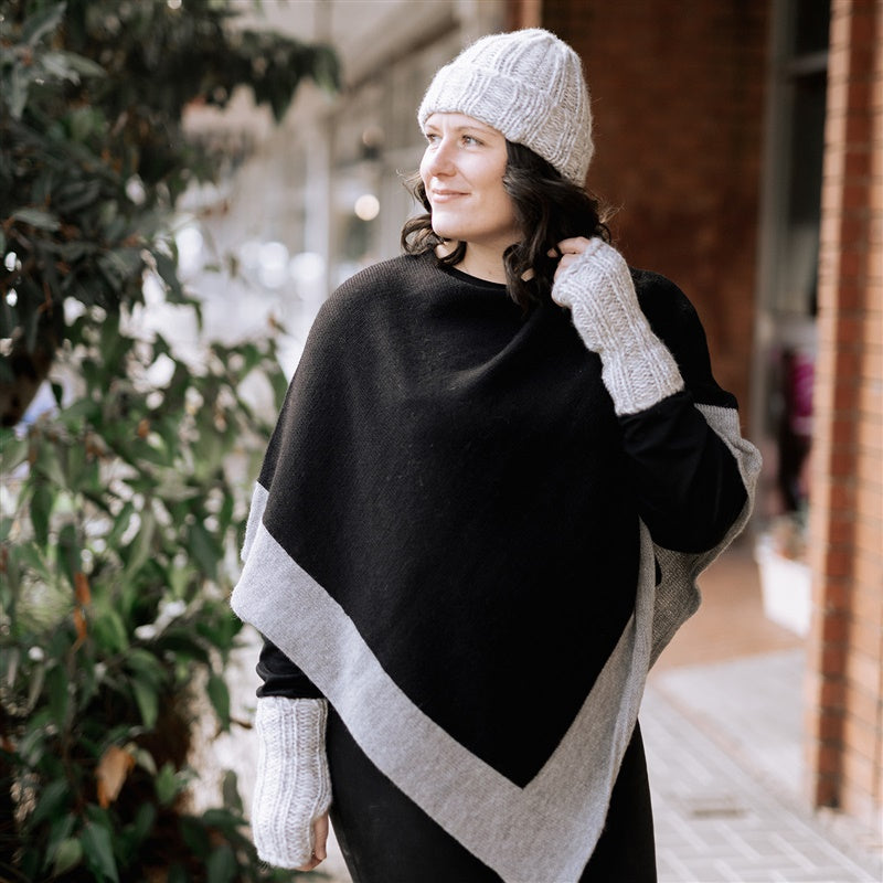 Women's Knitted Poncho in 100% Alpaca - Square